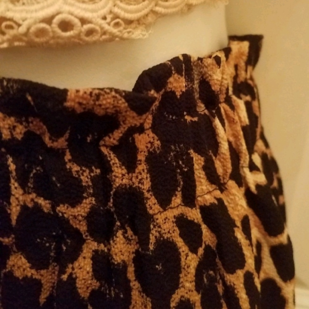 🆑️CLEARANCE! LAST 1! Cheetah Print Curvy Size Shorts  5🌟Rated - Picture 2 of 5